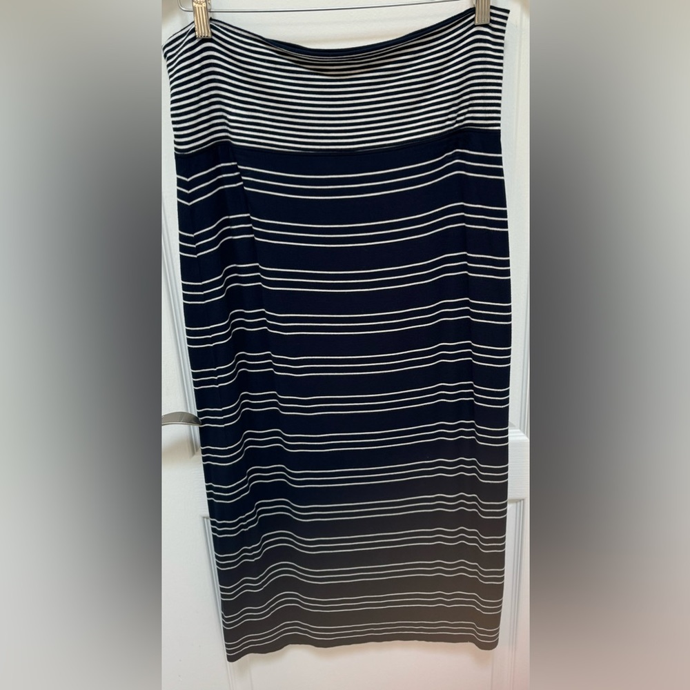 Max Studio Navy & White stripe Midi skirt Size Large